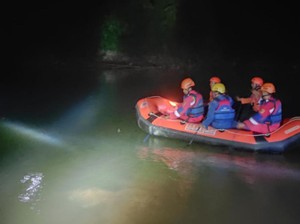 Anak Hilang Tenggelam di Ciliwung Bogor Ditemukan Meninggal