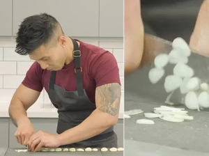 Pria Ini Raih Rekor Dunia Membuat 117 Irisan Bawang Putih dalam 30 Detik