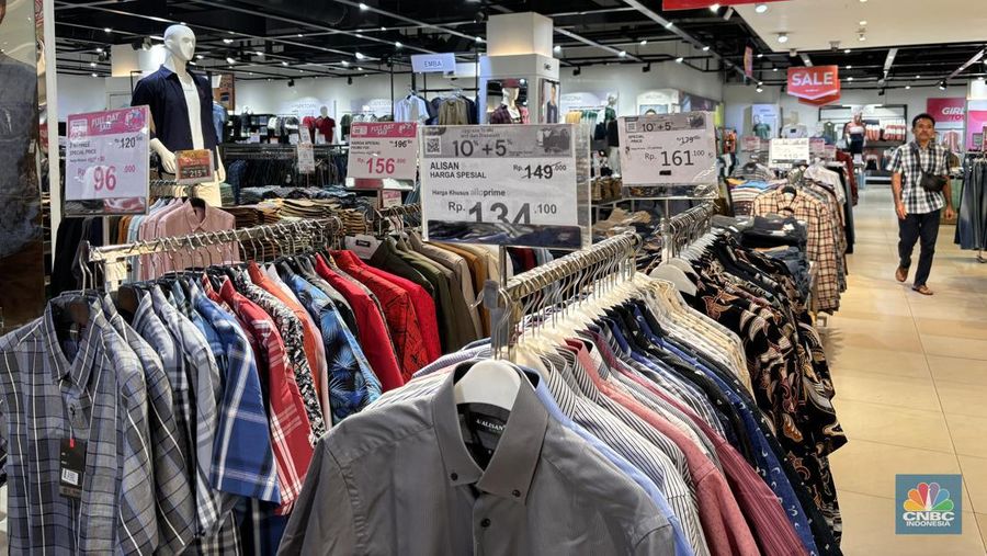 Transmart Graha Raya Bintaro, Tangerang Selatan. (CNBC Indonesia/Firda Dwi Muliawati)
