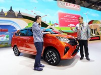 Hadir di GIIAS, Sigra Bakal Jadi Mobil Terlaris 2024?