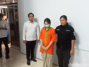 Penampakan Mahasiswi Gorontalo Gadai 11 Laptop Teman Kini Berbaju Tahanan