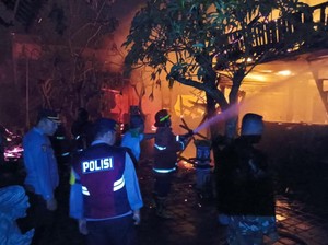 Penyelamatan Dramatis 19 Turis Asing Saat Kebakaran Vila di Karangasem