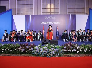Siap Pimpin Indonesia Emas, Monash University Indonesia Wisuda 56 Lulusan