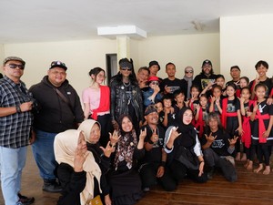 Bareng Pemain Preman Pensiun, Ono Surono Serap Aspirasi di Situ Ciburuy