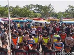 Sopir Angkot di Tegal Mogok Massal Protes Keberadaan Odong-odong