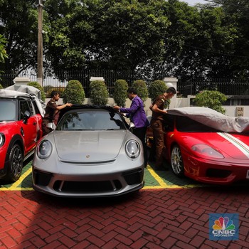 Intip Mobil Mewah Harvey Moeis & Helena Lim yang Disita Jaksa