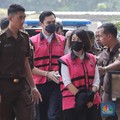 Penampakan Helena Lim dan Harvey Moeis Dilimpahkan ke Kejari