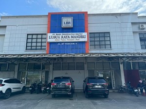 OJK Cabut Izin Bank di Padang, Duit Nasabah Nasibnya Bagaimana?