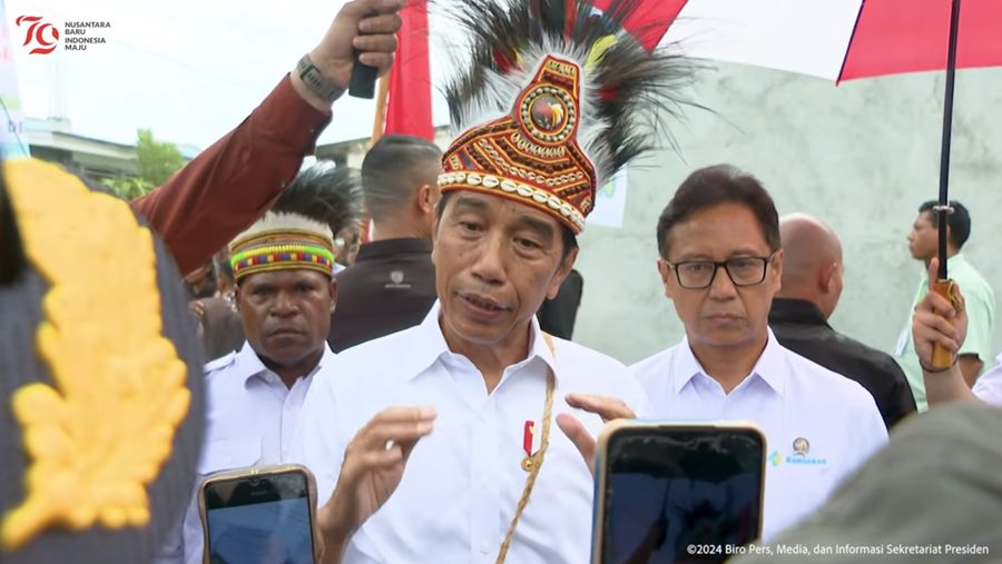 Keterangan Pers Presiden Jokowi usai tinjau Pekan Imunisasi Nasional, Jayapura, 23 Juli 2024