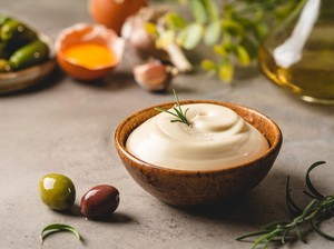 Jangan Lupa Cek! 5 Bumbu Kedaluwarsa Dalam Kulkas Ini Paling Berbahaya