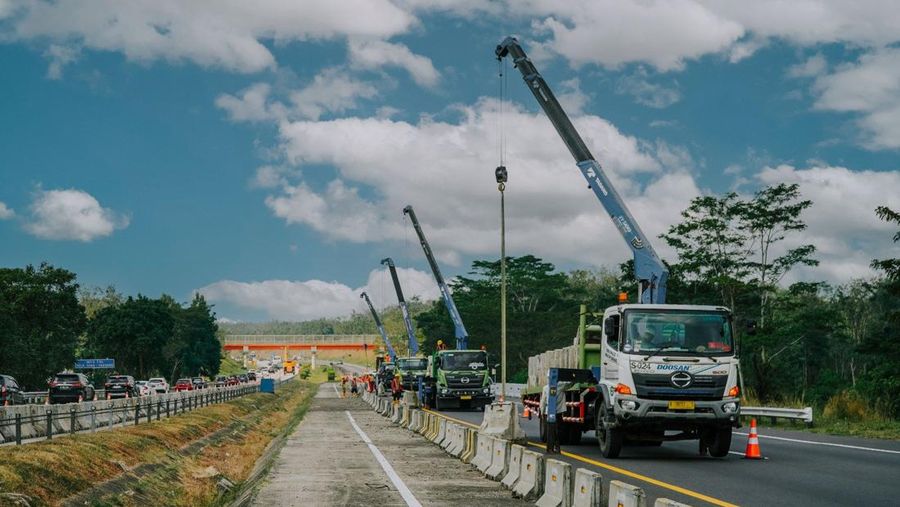 Penambahan jalur ke-3 di Tol Cipali pada Km 87-110. (Dok. BPJT)