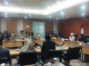 Kepsek Minta Maaf Rekrut Guru Honorer DKI Meski Langgar Aturan: Kami Butuh