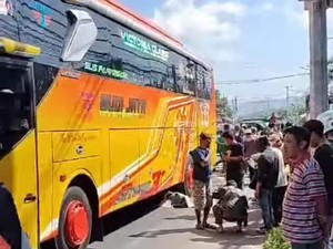 Lansia Tewas Terlindas Bus Pariwisata di Mataram