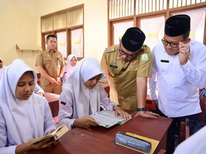 Siswa SMA di Aceh Wajib Baca Al-Quran 15 Menit Sebelum Belajar Dimulai