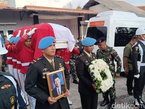 Jenazah Hamzah Haz Tiba di Yayasan Al-Ikhlas Bogor untuk Dimakamkan