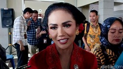 Sikap Kris Dayanti Saat Aurel Hermansyah Cerewet Soal Hobi Atta Halilintar