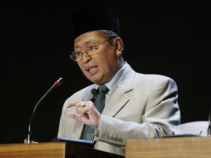 Sepak Terjang Hamzah Haz Agar RI Keluar dari Jerat Utang IMF