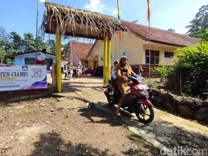 Cerita di Balik Tembok SD Pelosok Ciamis yang Penuh Perjuangan