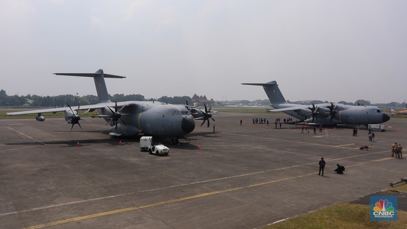 Pesawat tempur milik militer Prancis Dassault Rafale A330 MRTT mendarat di Apron Selatan, Pangkalan Udara Halim Perdanakusuma, Jakarta, Rabu (24/7/2023). Pesawat tempur milik militer Prancis Dassault Rafale A330 MRTT mendarat di Apron Selatan, Pangkalan Udara Halim Perdanakusuma, Jakarta, Rabu (24/7/2023). (CNBC Indonesia/Faisal Rahman)