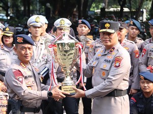 Polda Metro Beri Penghargaan 11 Personel Juara Judo Kapolri Cup 2024