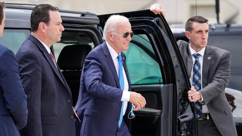 Presiden AS Joe Biden mendaratkan Air Force One di Pangkalan Gabungan Andrews di Maryland, AS, 23 Juli 2024. (REUTERS/Ken Cedeno)
