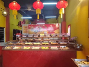 Gegara Lampion Merah, Restoran Muslim Ini Difitnah Non Halal