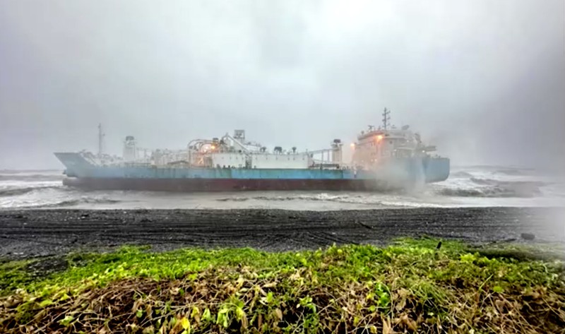 Lima kapal barang terdampar, satu tenggelam akibat Topan Gaemi. (Dok Taiwan Ocean Affairs Council via Reuters) Lima kapal barang terdampar, satu tenggelam akibat Topan Gaemi. (Dok Taiwan Ocean Affairs Council via Reuters)