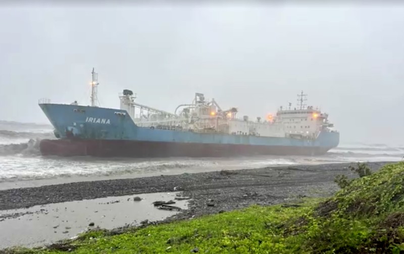 Lima kapal barang terdampar, satu tenggelam akibat Topan Gaemi. (Dok Taiwan Ocean Affairs Council via Reuters)