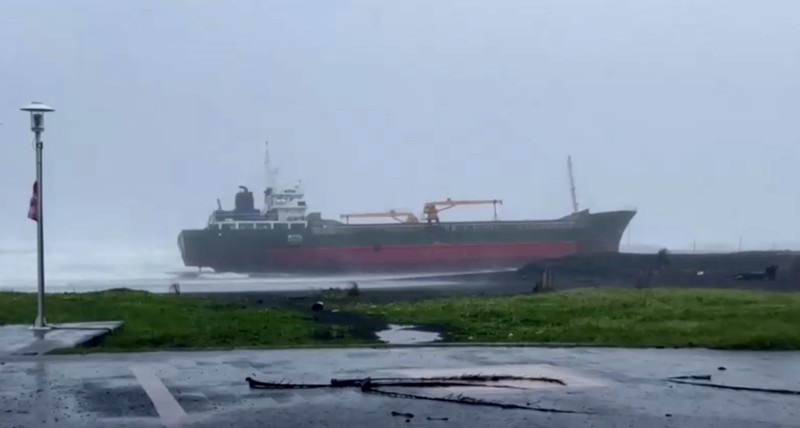 Lima kapal barang terdampar, satu tenggelam akibat Topan Gaemi. (Dok Taiwan Ocean Affairs Council via Reuters) Lima kapal barang terdampar, satu tenggelam akibat Topan Gaemi. (Dok Taiwan Ocean Affairs Council via Reuters)