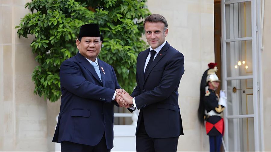 Menteri Pertahanan RI Prabowo Subianto melakukan kunjungan kerja ke Prancis dalam rangka pertemuan dengan Presiden Prancis H.E. Mr. Emmanuel Macron, di Prancis, Rabu (24/7/2024). (Dok. Biro Humas Setjen Kemhan)