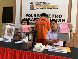Pria Penusuk Wanita dalam Mobil di Jaksel Ditangkap, Langsung Ditahan!