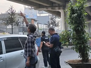 Viral Pecahan Batu Flyover Ciputat Rontok Nyaris Timpa Pengendara Motor