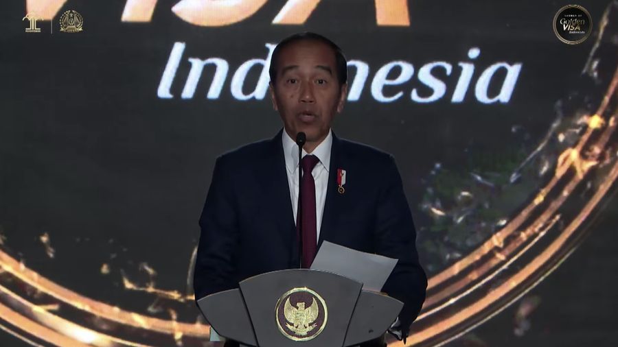 Presiden Joko Widodo saat memberikan sambutan dalam peluncuran Golden Visa Indonesia. (Tangkapan Layar Youtube Kemenkumham RI)