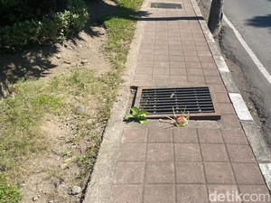 Trotoar Berlubang di Karangasem Makan Korban