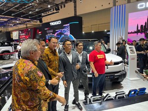 Ahok Kaget Lihat Mobil Listrik Chery iCAR 03: Kok Mirip Land Rover Defender, Ya