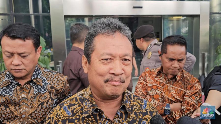 Menteri Kelautan dan Perikanan (MenKP) Sakti Wahyu Trenggono diperiksa KPK. (CNBC Indonesia/Rosseno Aji Nugroho)