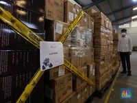 Digerebek Zulhas-Satgas, Ini Isi Gudang Barang Impor Ilegal di Jakut
