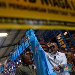 Digerebek Zulhas-Satgas, Ini Gudang Barang Impor Ilegal di Jakut