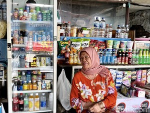 Mereka yang Menggantungkan Hidup di Terminal Cicaheum