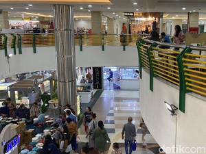Viral Pedagang Pasar Atom Heboh Tutup Toko Hindari Razia Barang Impor