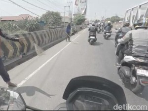 Touring Lewat Pantura: Penyapu Koin Tak Hanya Muncul di Momen Lebaran