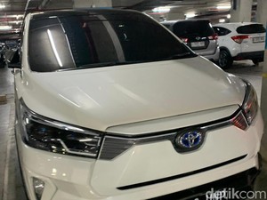 Ada Kijang Innova Listrik di Parkiran GIIAS, Sudah Dijual?