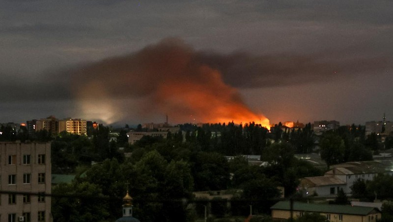 A view shows an explosion of shot down Russian drone, amid Russia's attack on Ukraine, in Kherson, Ukraine July 26, 2024. REUTERS/Stringer     TPX IMAGES OF THE DAY