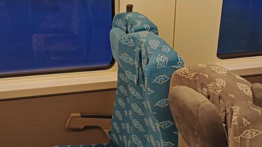Bantal kursi penumpang Kereta Cepat Whoosh dicuri. (Dok. KCIC)