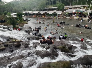 Serunya Menjajal River Tubing di Wisata Sumber Maron Malang