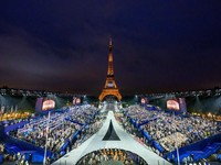 Megah! Potret Gemerlap Pembukaan Olimpiade Paris 2024