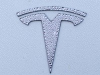 Mobil Tesla Versi Murah Akhirnya Rilis di 2025, Ini Kata Elon Musk