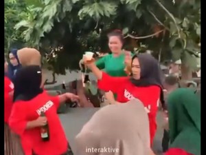 6 Wanita Viral Minum Miras saat Pesta Pernikahan di Jeneponto Minta Maaf