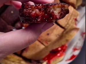 Memesan Martabak Rating Buruk, Kemasan Bonyok-Adonan Bantet
