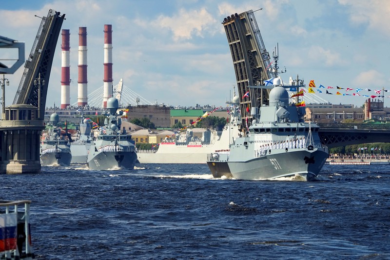 Parade tahunan Hari Angkatan Laut di Saint Petersburg, Rusia, Minggu (28/7/2024).  (Dmitri Lovetsky/Pool via REUTERS)
